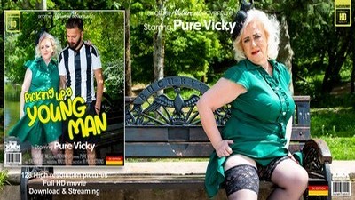Трахнул в рот сексуальных зрелых мамок