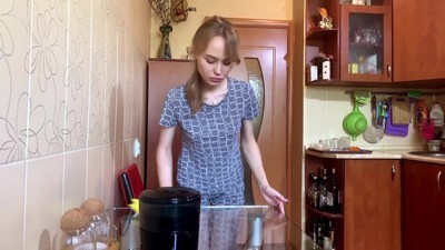Водительница  такси сильно хочет черного пассажира