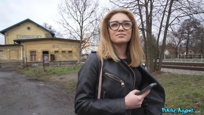  Домашний секс молодой девушки с большой грудью 