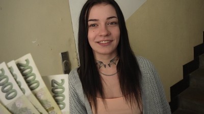  Молодой любовник пытается всеми силами удовлетворить 