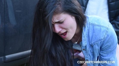 Футболист на площадке поимел в нежную писю худую спортсменку
