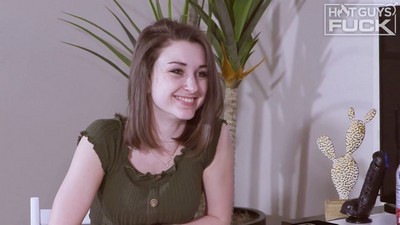 Огромный член полирует красавицу