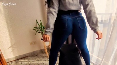 Баба  с мохнатой пиздой получает по анальному  входу