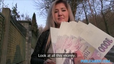 Худая азиатская девка и вибратор