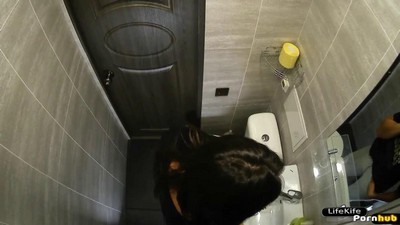 Она получила оргазм от глубокого куннилингуса