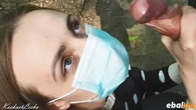 В парке  пацан отодрал двух давалок
