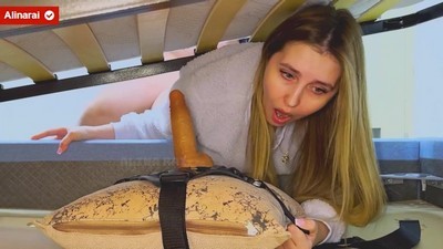 Пасынок разделся и предложил мачехе поиграть во взрослую игру