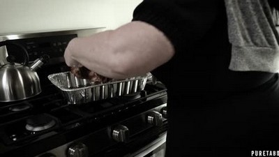 Инцест, Молоденькие, ЖМЖ, Минет, С сестрой, С отцом, С дочерью, Кончил на лицо, В спальне, В майке,