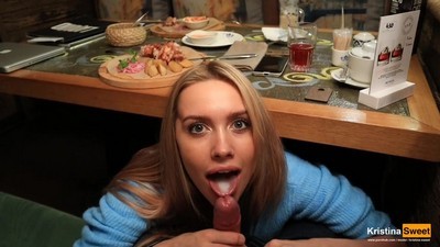 LuxuryGirl в ресторане мутит глубокий отсос