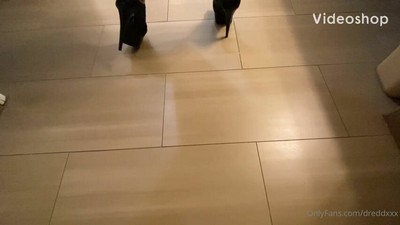 Русская мамашка решила научить трахаться своего сына